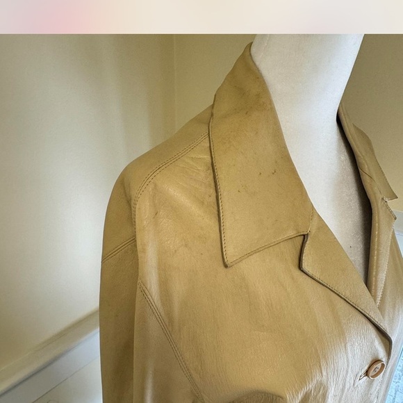 Women's Burberry leather coat - Picture 3 of 9